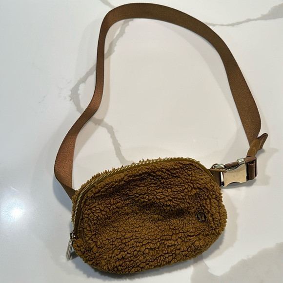 Lululemon Brown Sherpa Everywhere Belt Bag - Picture 1 of 10